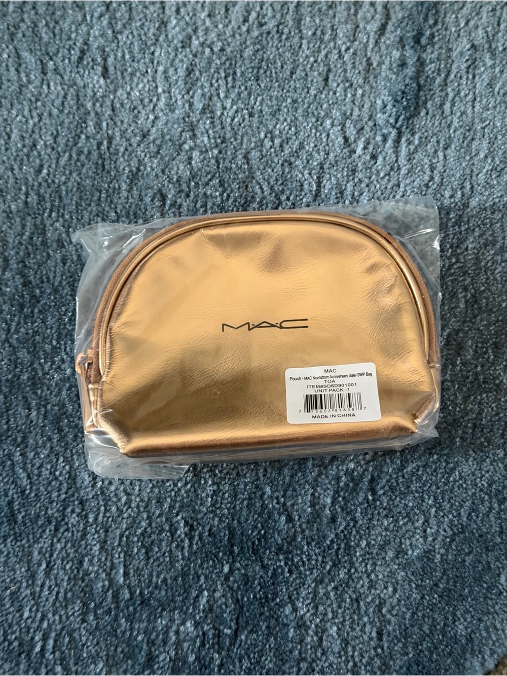 New MAC Cosmetics Metallic Rose Gold Makeup Pouch